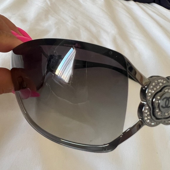 Chanel sunglasses - Picture 8 of 9